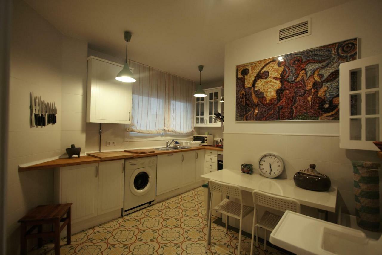 Bonito Apart. Con Parking Y Piscina Mairena del Aljarafe Exterior photo