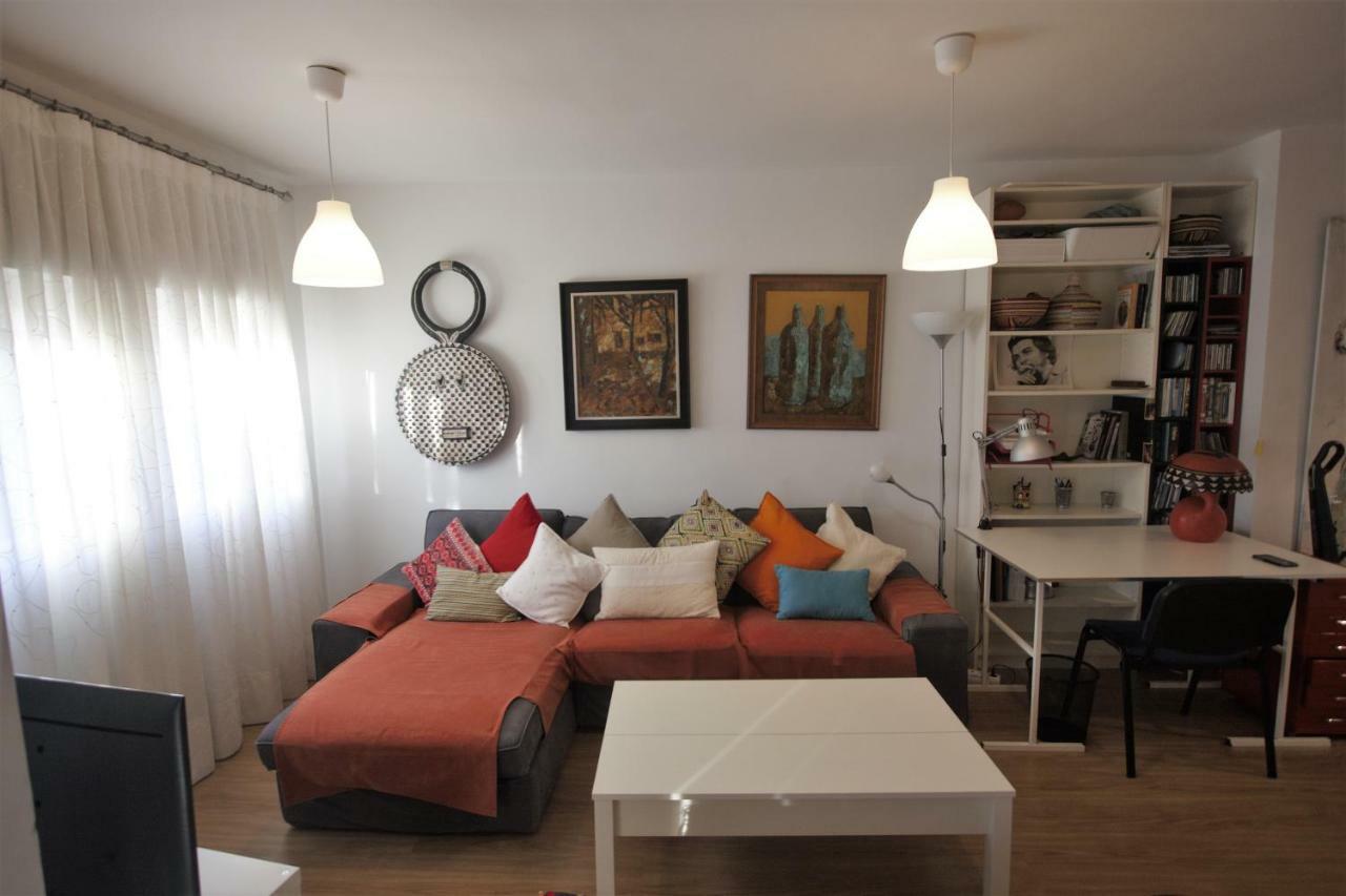 Bonito Apart. Con Parking Y Piscina Mairena del Aljarafe Exterior photo