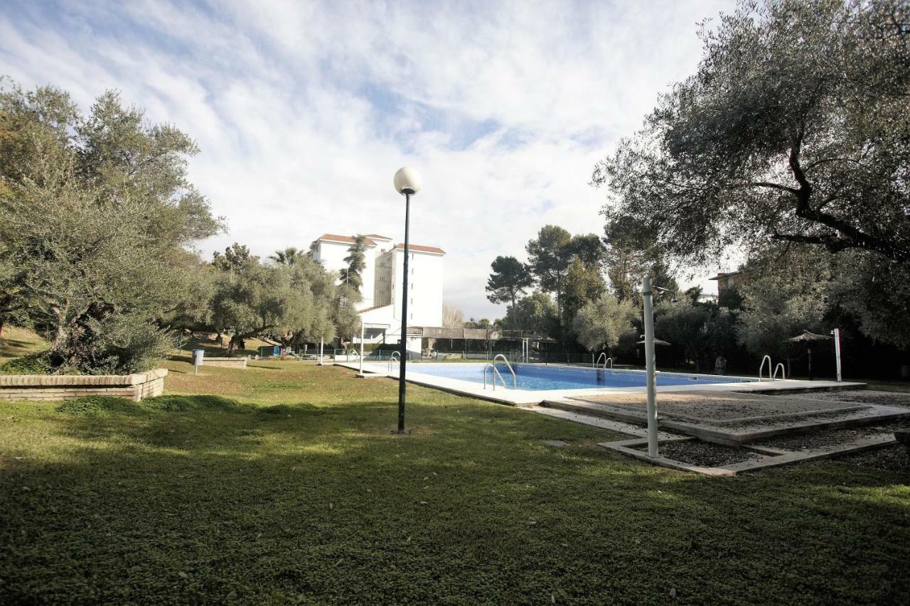 Bonito Apart. Con Parking Y Piscina Apartment Mairena del Aljarafe Exterior photo